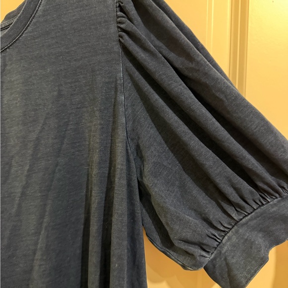 Chico’s balloon style short sleeve dark blue top. - Picture 3 of 5